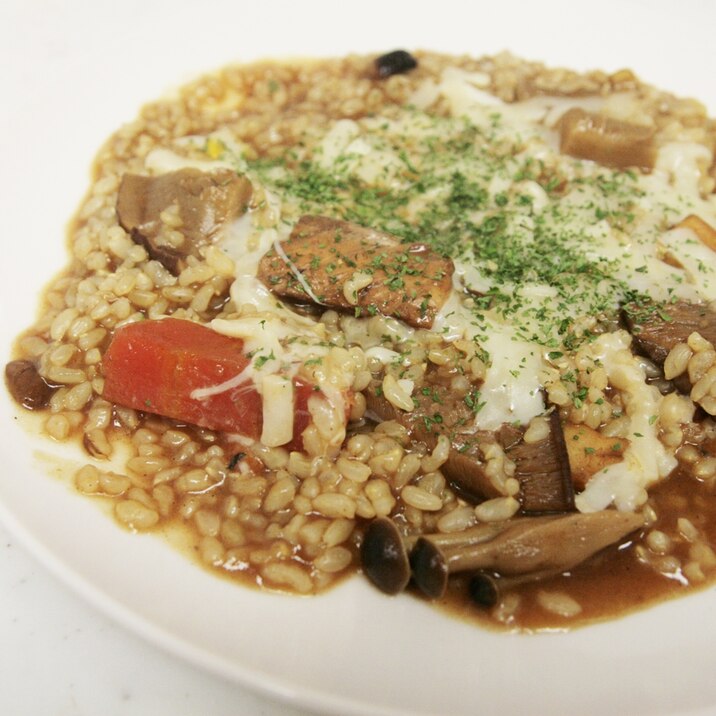 昨日のカレーをリメイク！カレーリゾット　チーズのせ